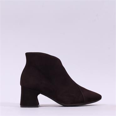 Wonders V Cut Pointed Block Heel Boot - Brown Suede